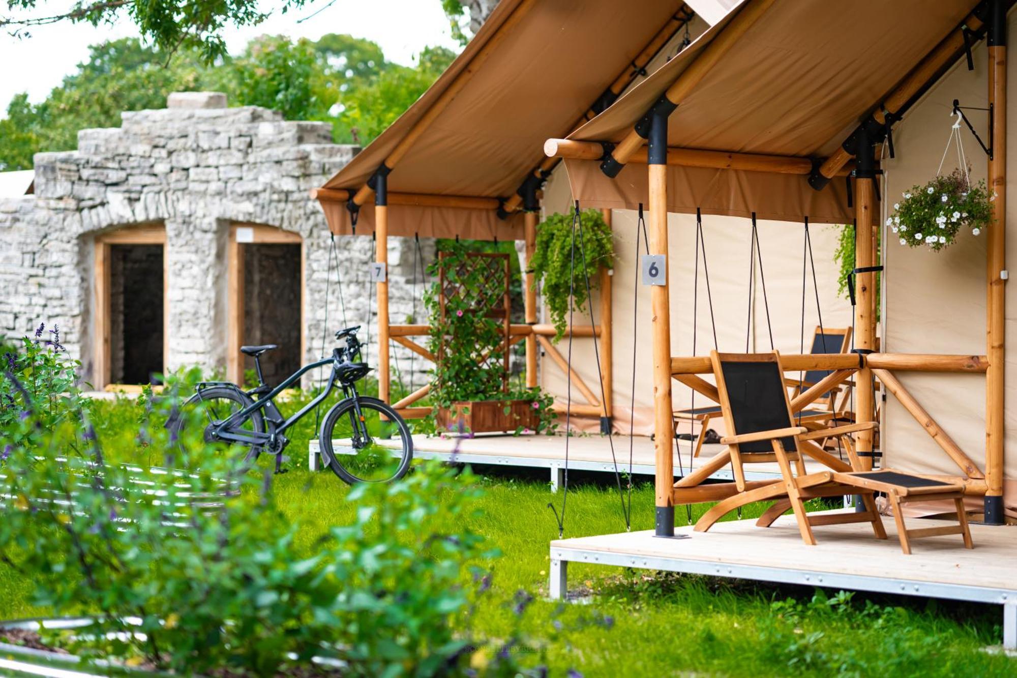 Mia Glamping Hotel Orissaare Exterior photo