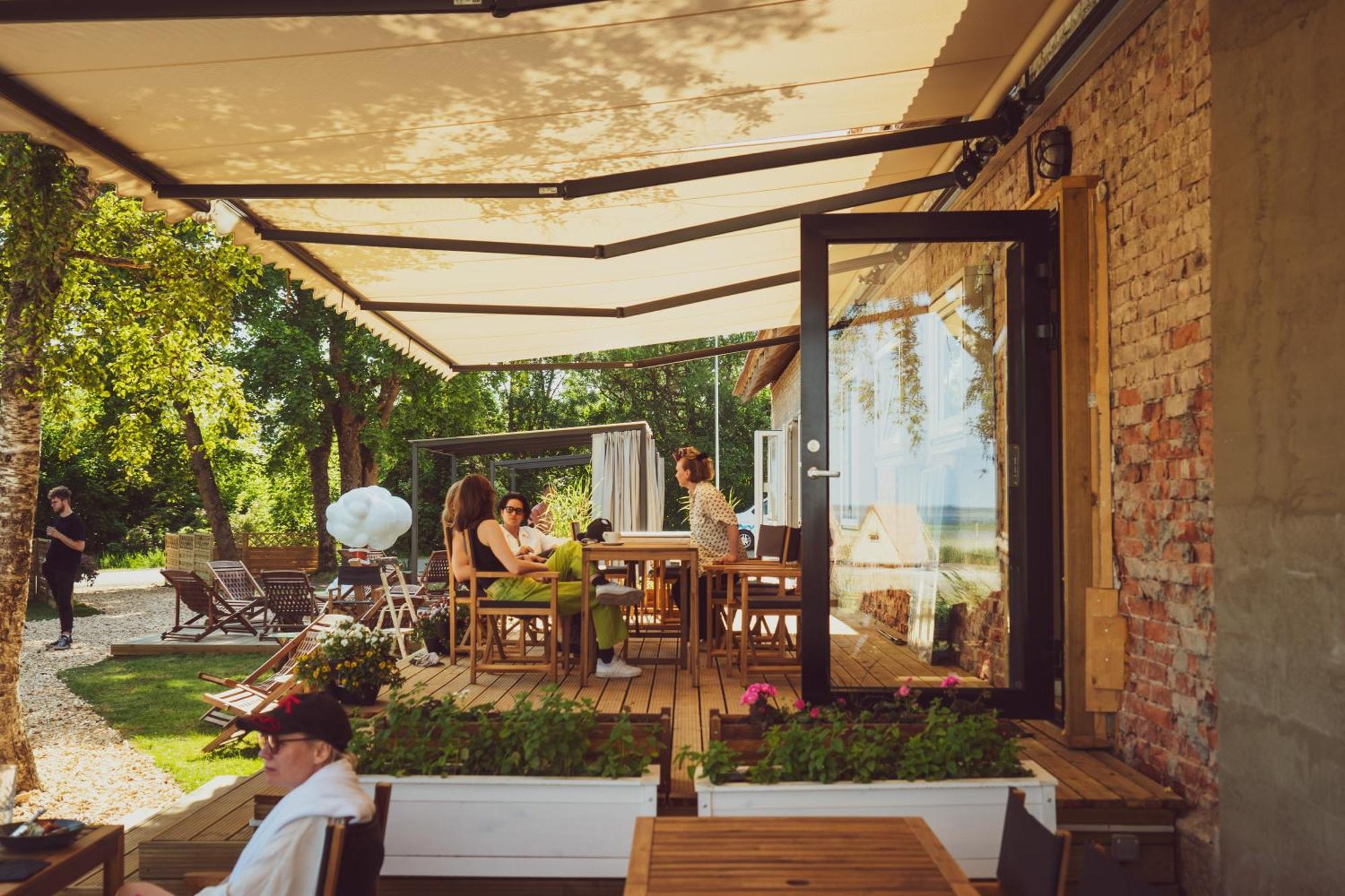 Mia Glamping Hotel Orissaare Exterior photo